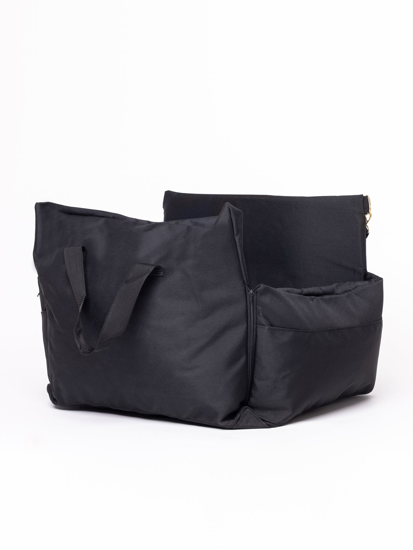 CarSeat para cães cor Dark Night — vista frontal, fechada, resistente, impermeável, segura e portátil; ideal para viagens de carro com animais.