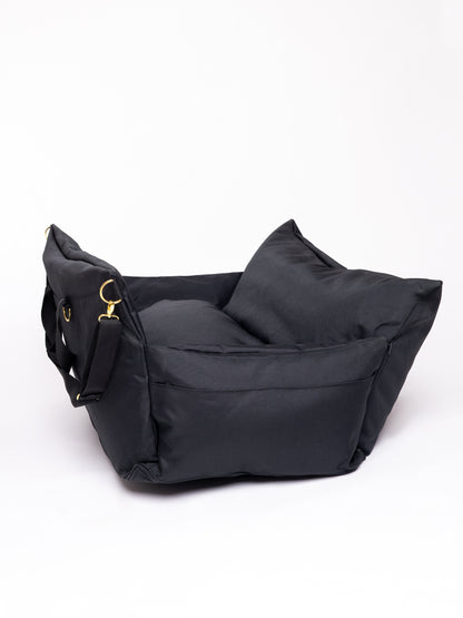 CarSeat para cães cor Dark Night — vista lateral, fechada, resistente, impermeável, segura e portátil; ideal para viagens de carro com animais.