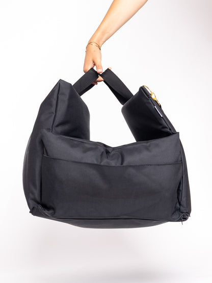 CarSeat para cães cor Dark Night — vista lateral, portátil, fechada, resistente, impermeável, segura e portátil; ideal para viagens de carro com animais.