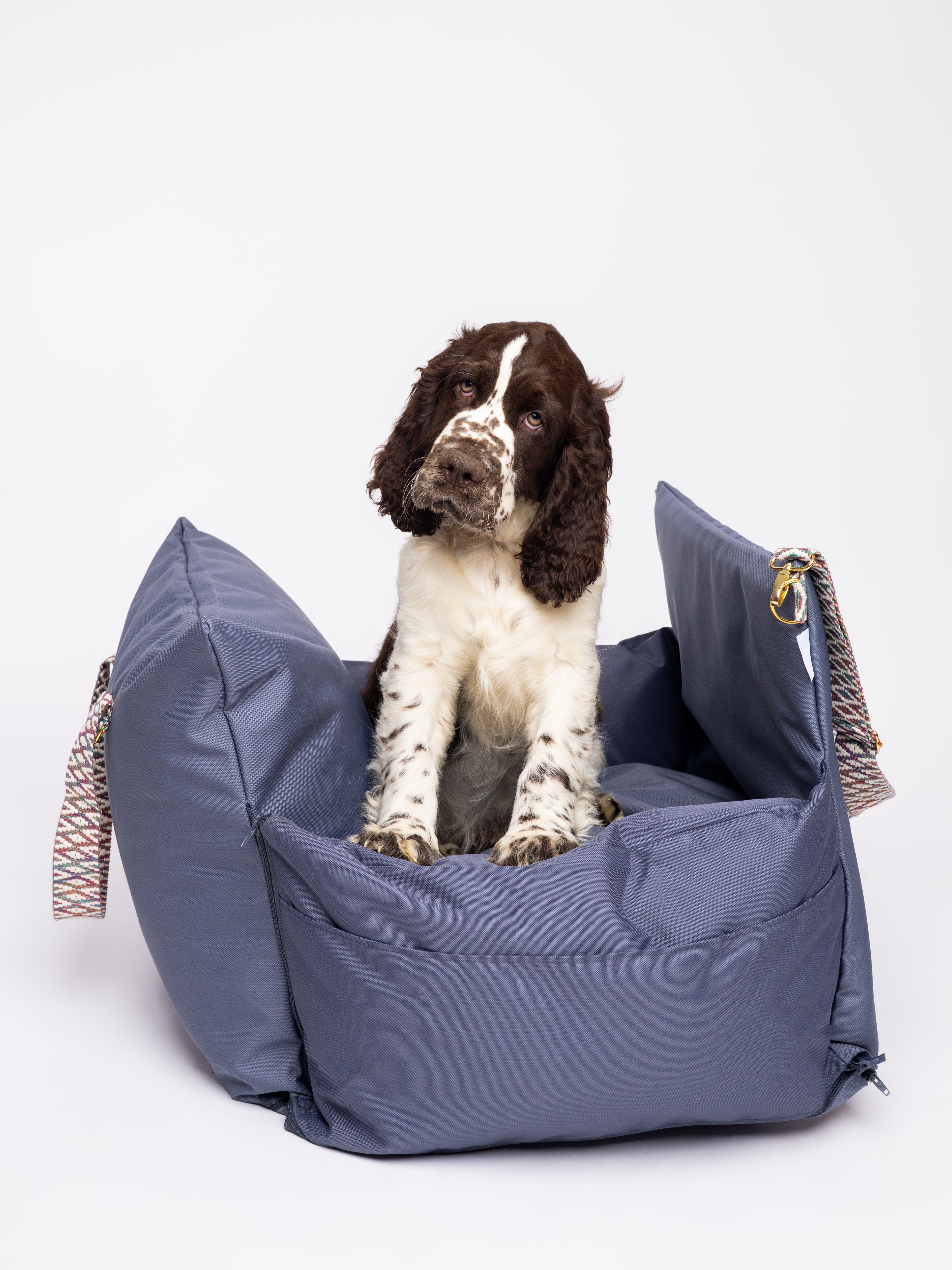 Cargar video: Carseat PawzzZ - Pet Decor  Viagens seguras e tranquilas