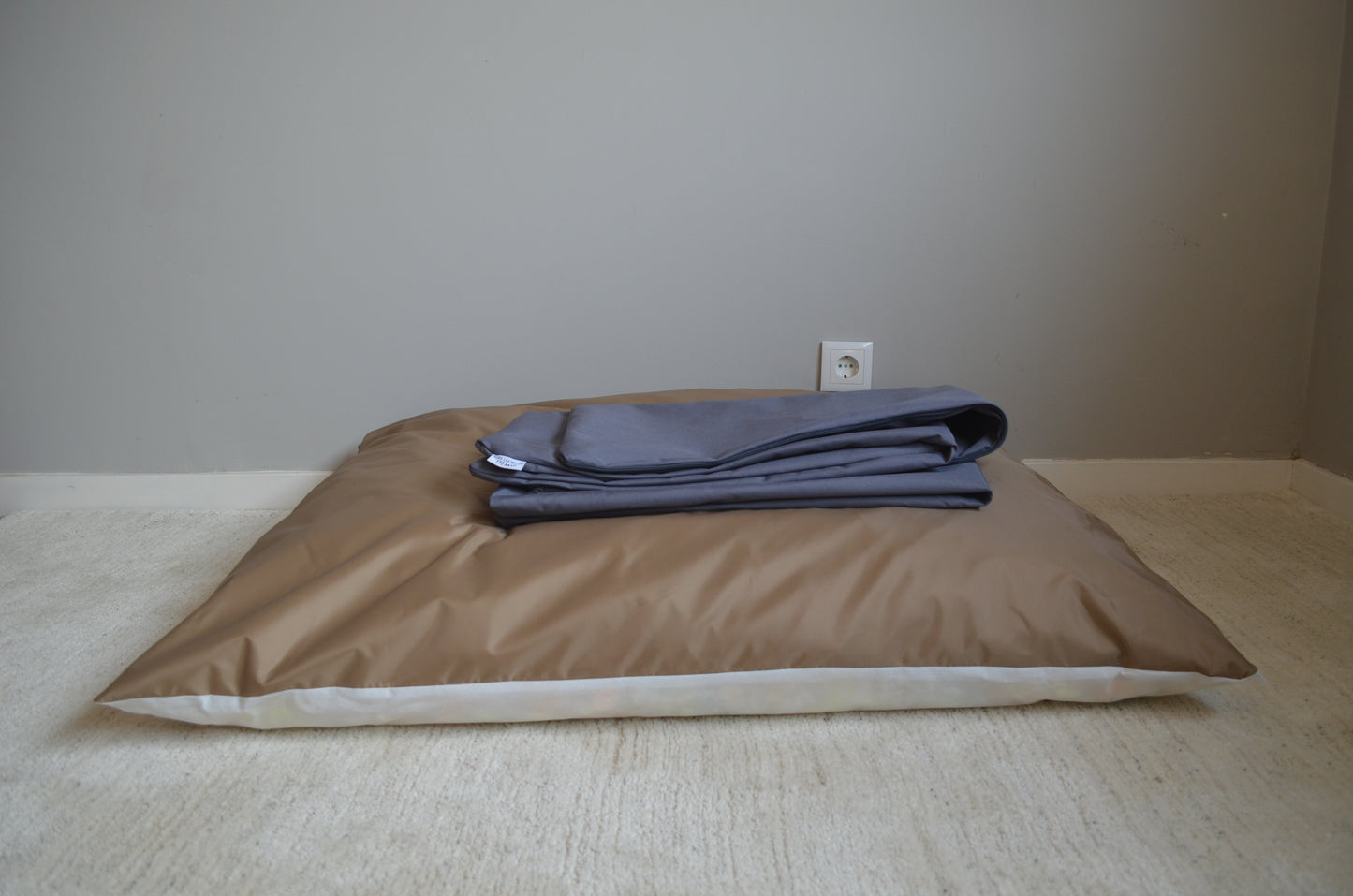 Cama Basic Indestructible - Cinzento Titânio