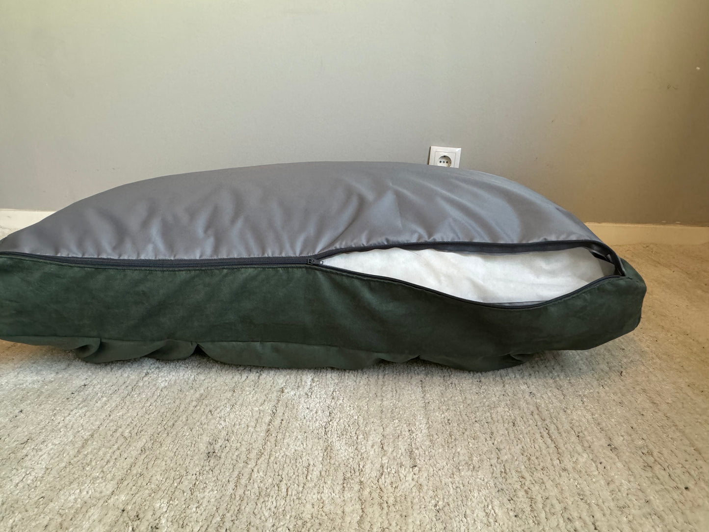 Cama Cave - Verde Oliva (2024 Collection)